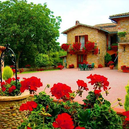 Aurora Villa Губио Екстериор снимка