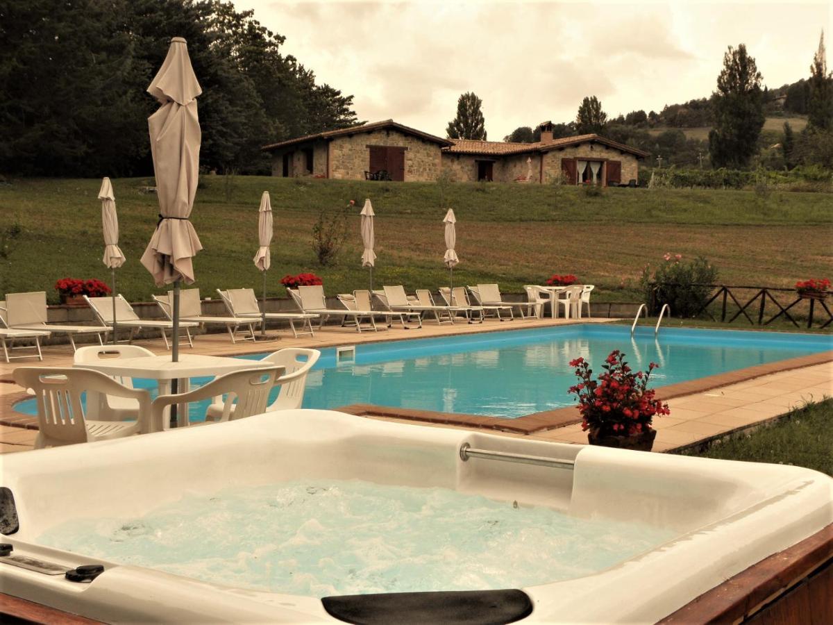 Aurora Villa Губио Екстериор снимка