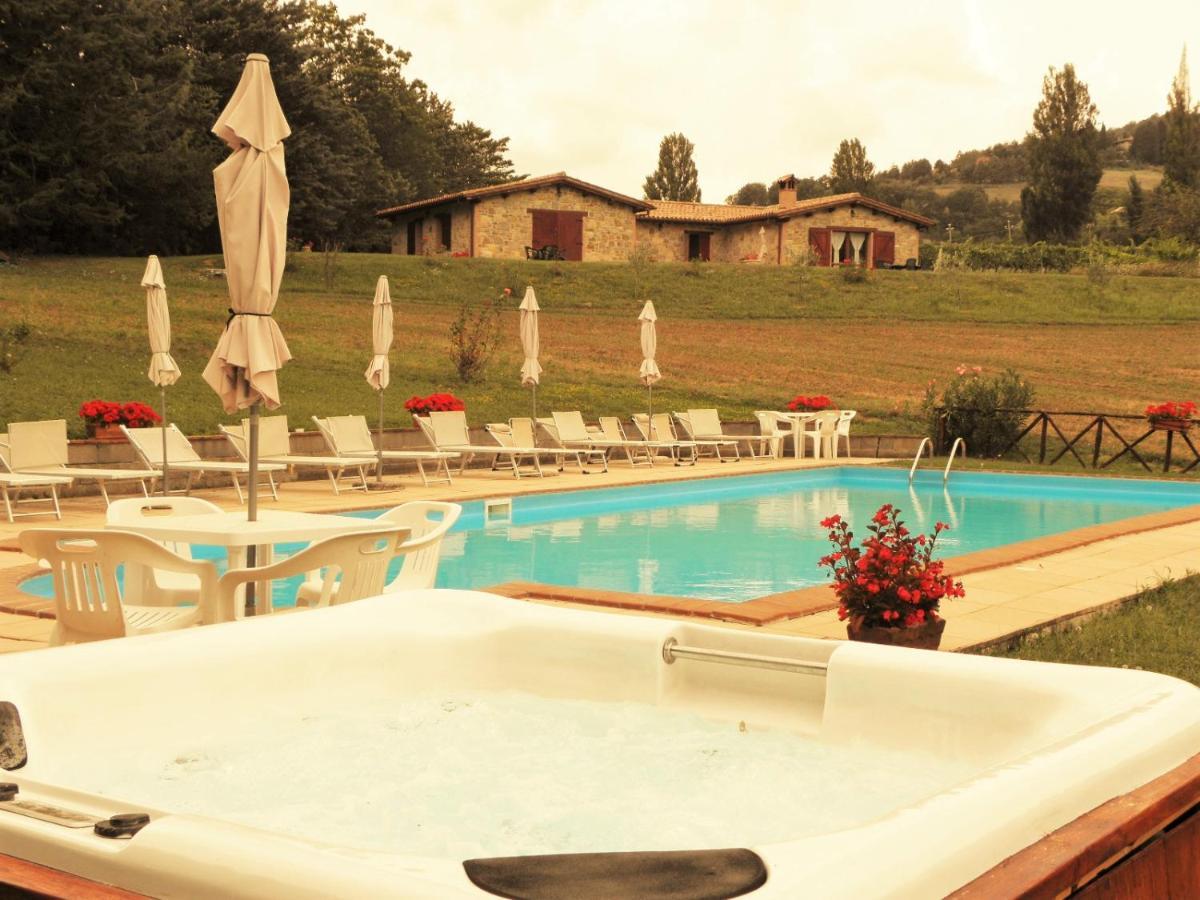 Aurora Villa Губио Екстериор снимка