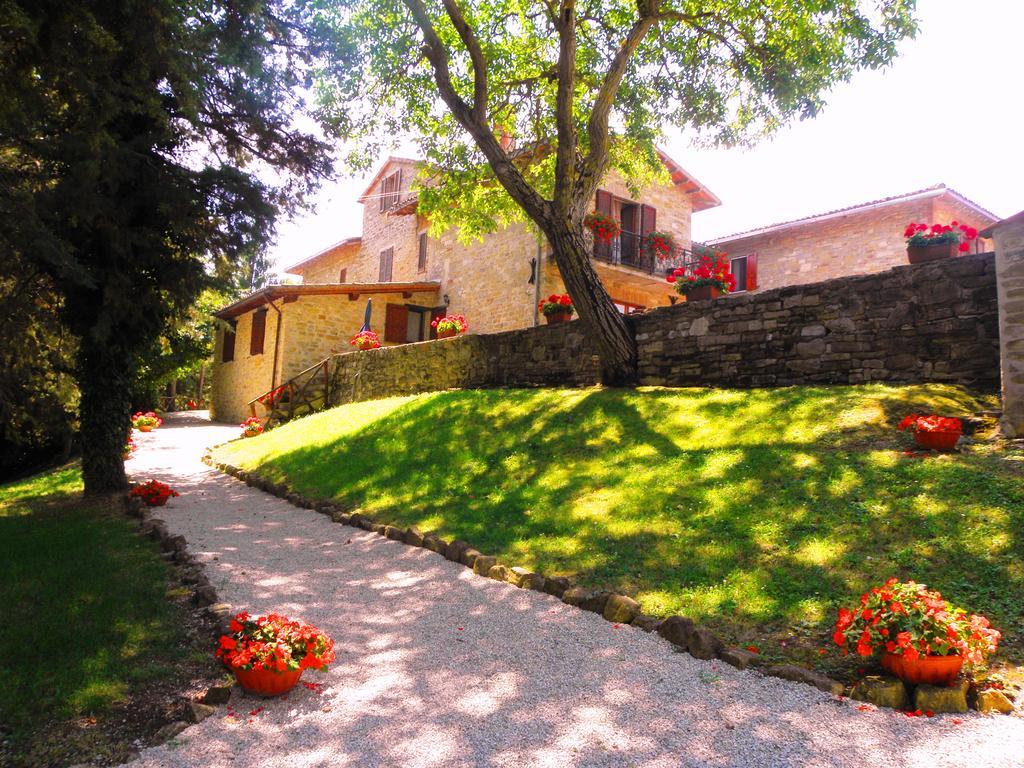 Aurora Villa Губио Екстериор снимка