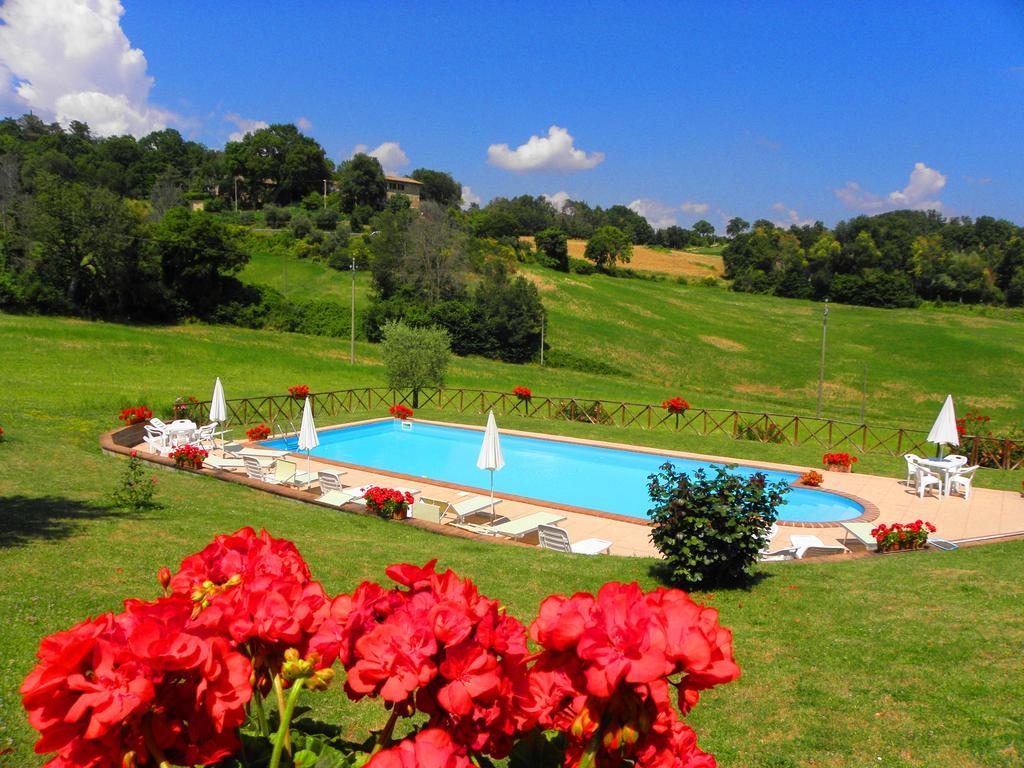 Aurora Villa Губио Екстериор снимка