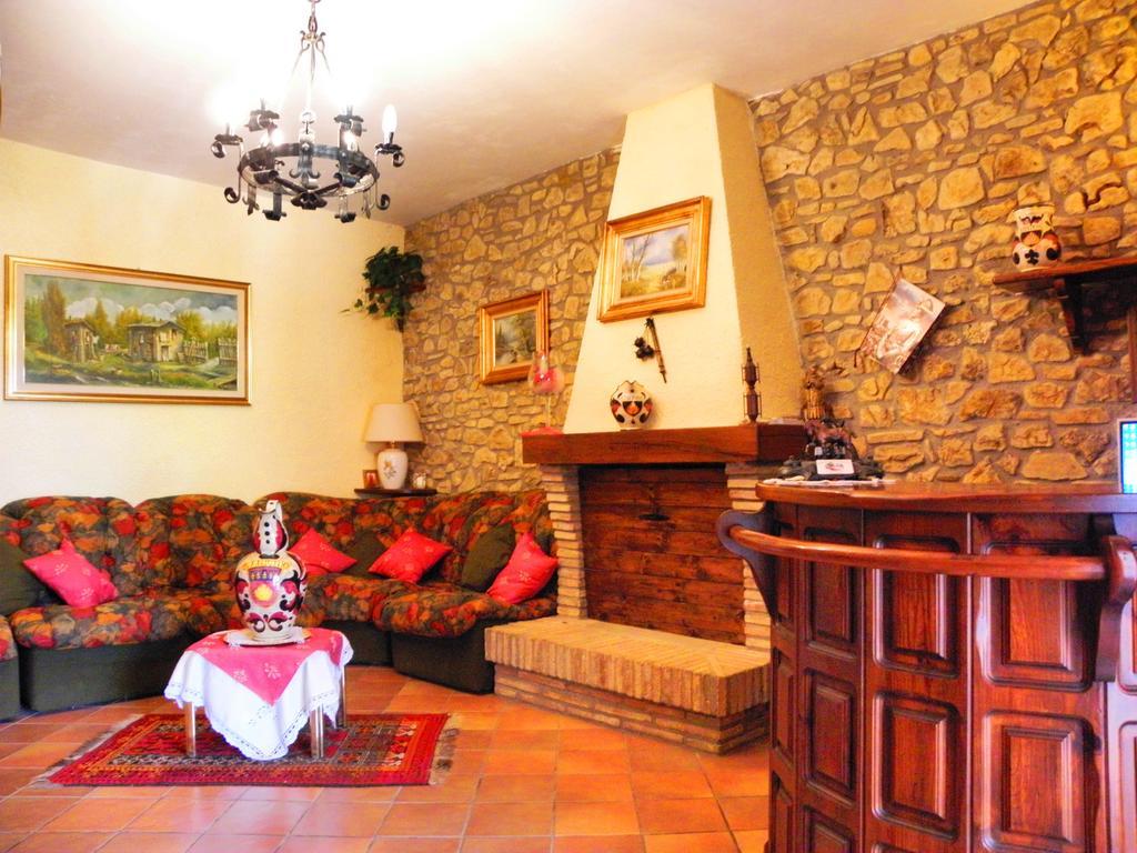 Aurora Villa Губио Екстериор снимка