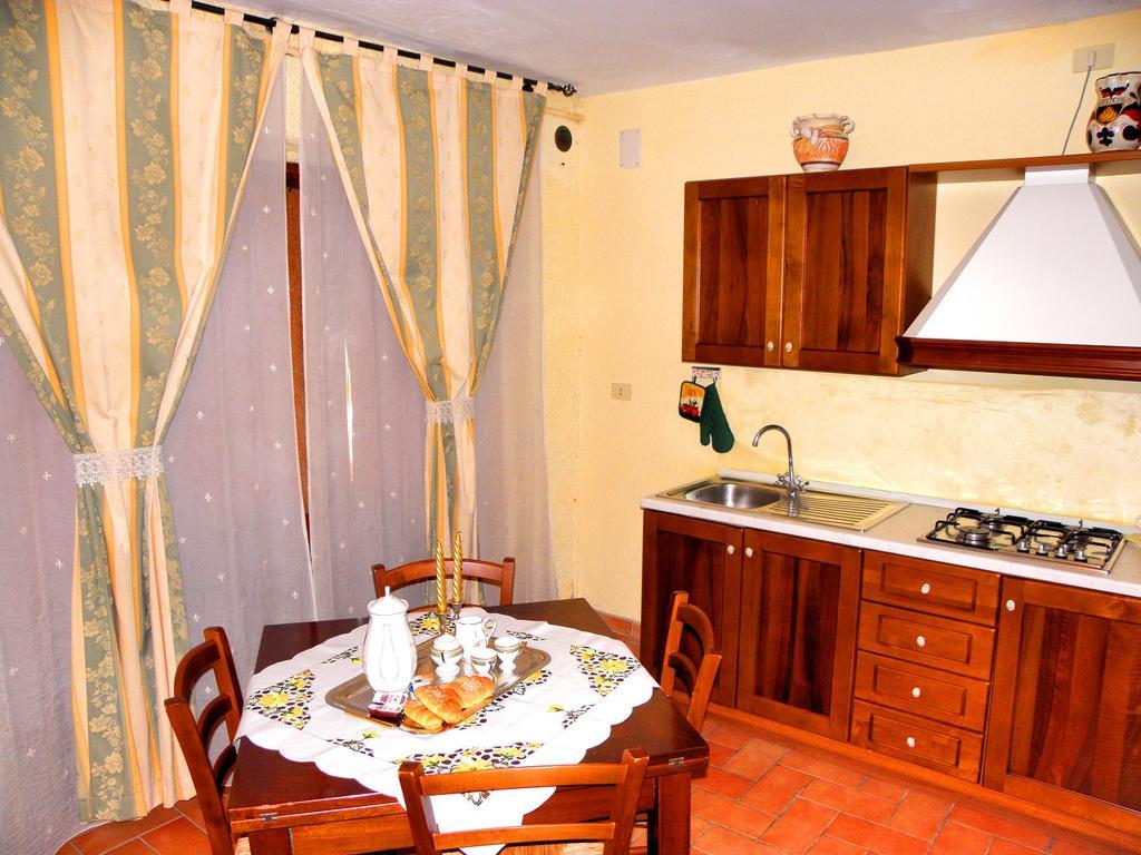 Aurora Villa Губио Екстериор снимка