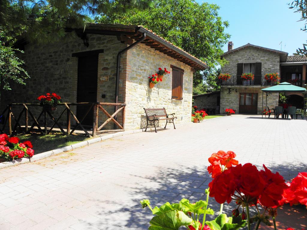 Aurora Villa Губио Екстериор снимка
