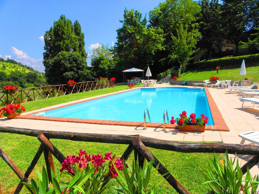 Aurora Villa Губио Екстериор снимка