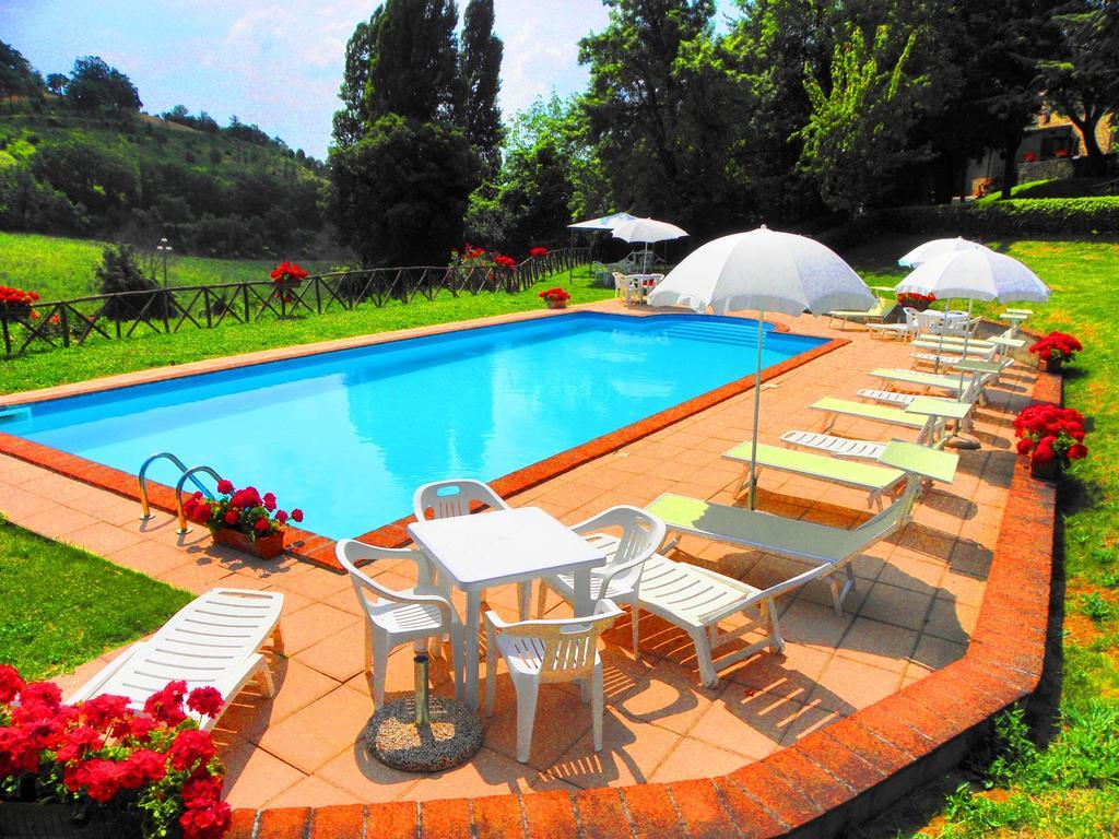 Aurora Villa Губио Екстериор снимка