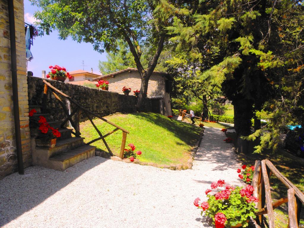 Aurora Villa Губио Екстериор снимка